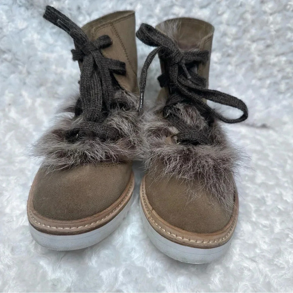 Johnston & Murphy Women’s Suede and Fur Lace-Up Ankle Boot Size 6.5 - Picture 3 of 12
